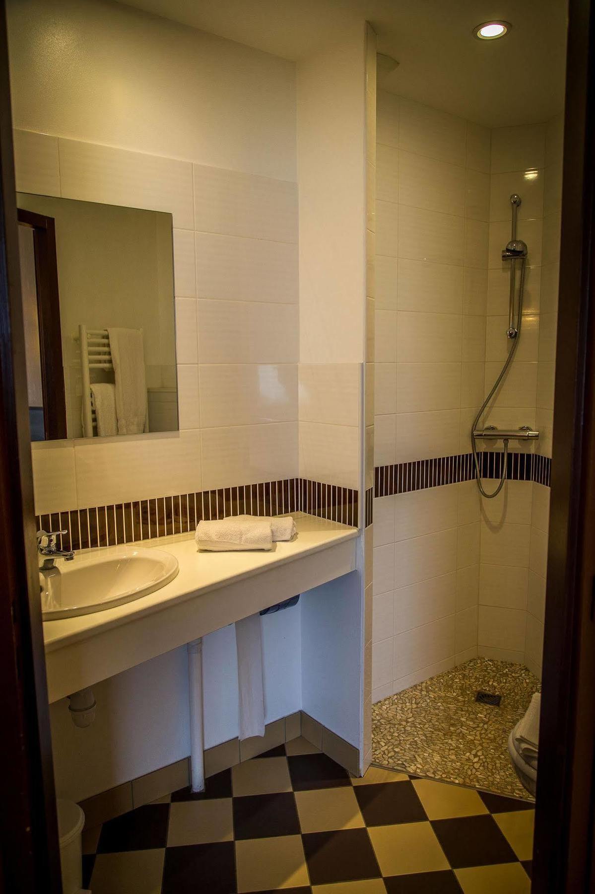 Brit Hotel Azur Saint-André-de-la-Marche 외부 사진
